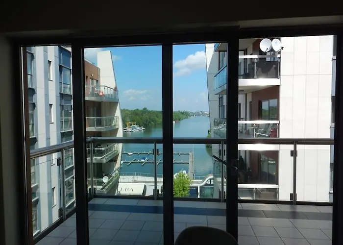 Imadnivalo Medences Hotellakas Szaunaval.